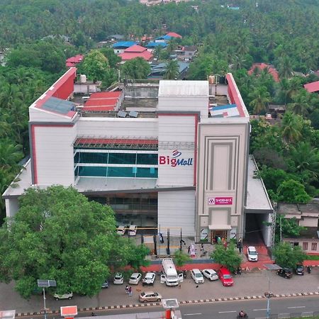 Bigmall Residency Hotel Kannangad Exterior photo