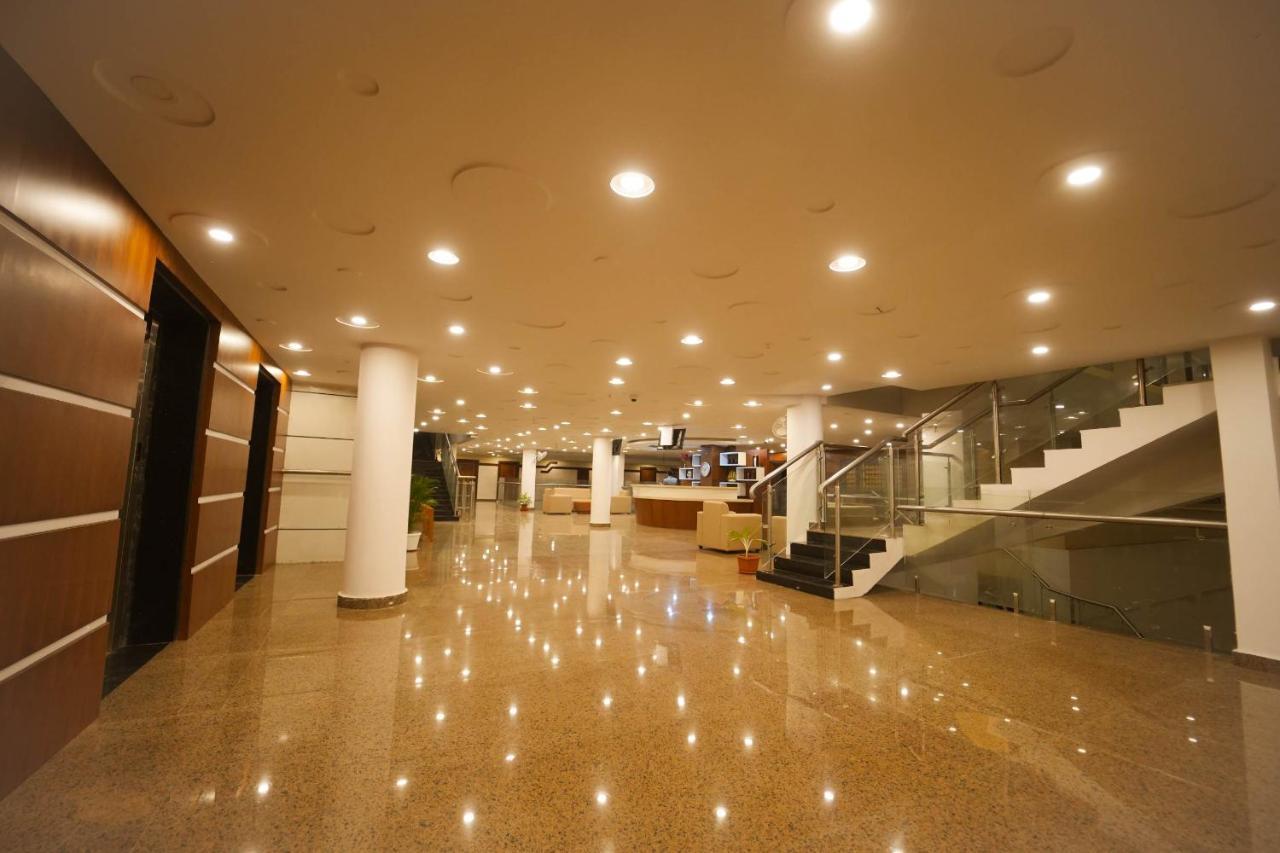 Bigmall Residency Hotel Kannangad Exterior photo